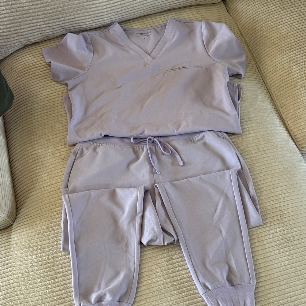 Lavender scrub set